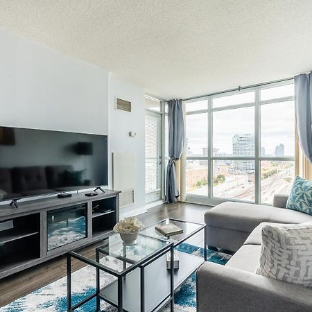 Globalstay Yonge St Condos Toronto Bagian luar foto