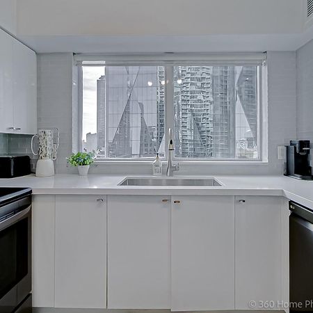 Globalstay Yonge St Condos Toronto Bagian luar foto