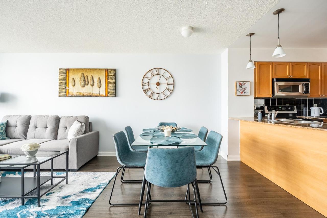Globalstay Yonge St Condos Toronto Bagian luar foto
