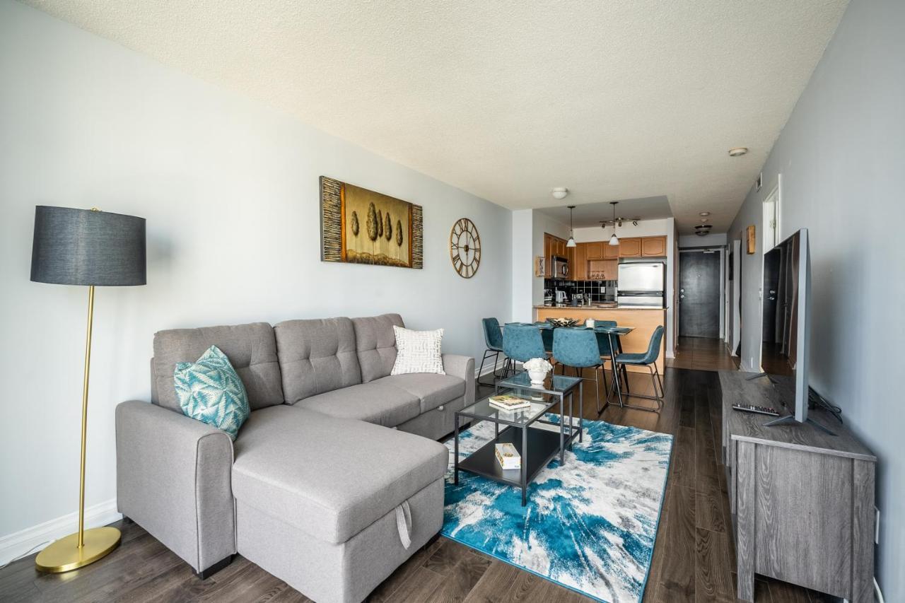 Globalstay Yonge St Condos Toronto Bagian luar foto