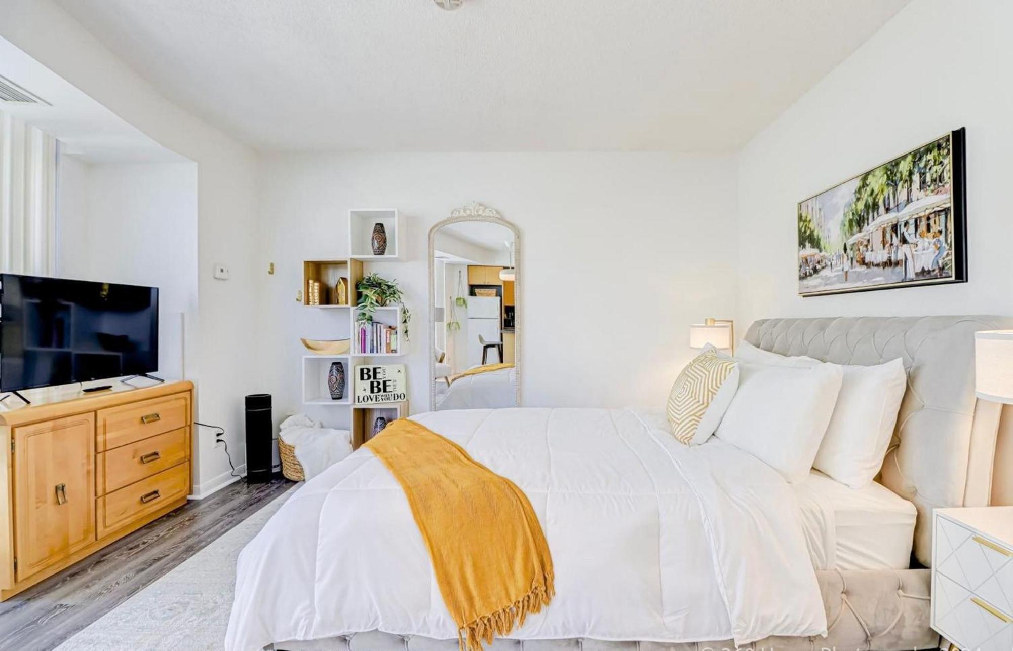 Globalstay Yonge St Condos Toronto Bagian luar foto