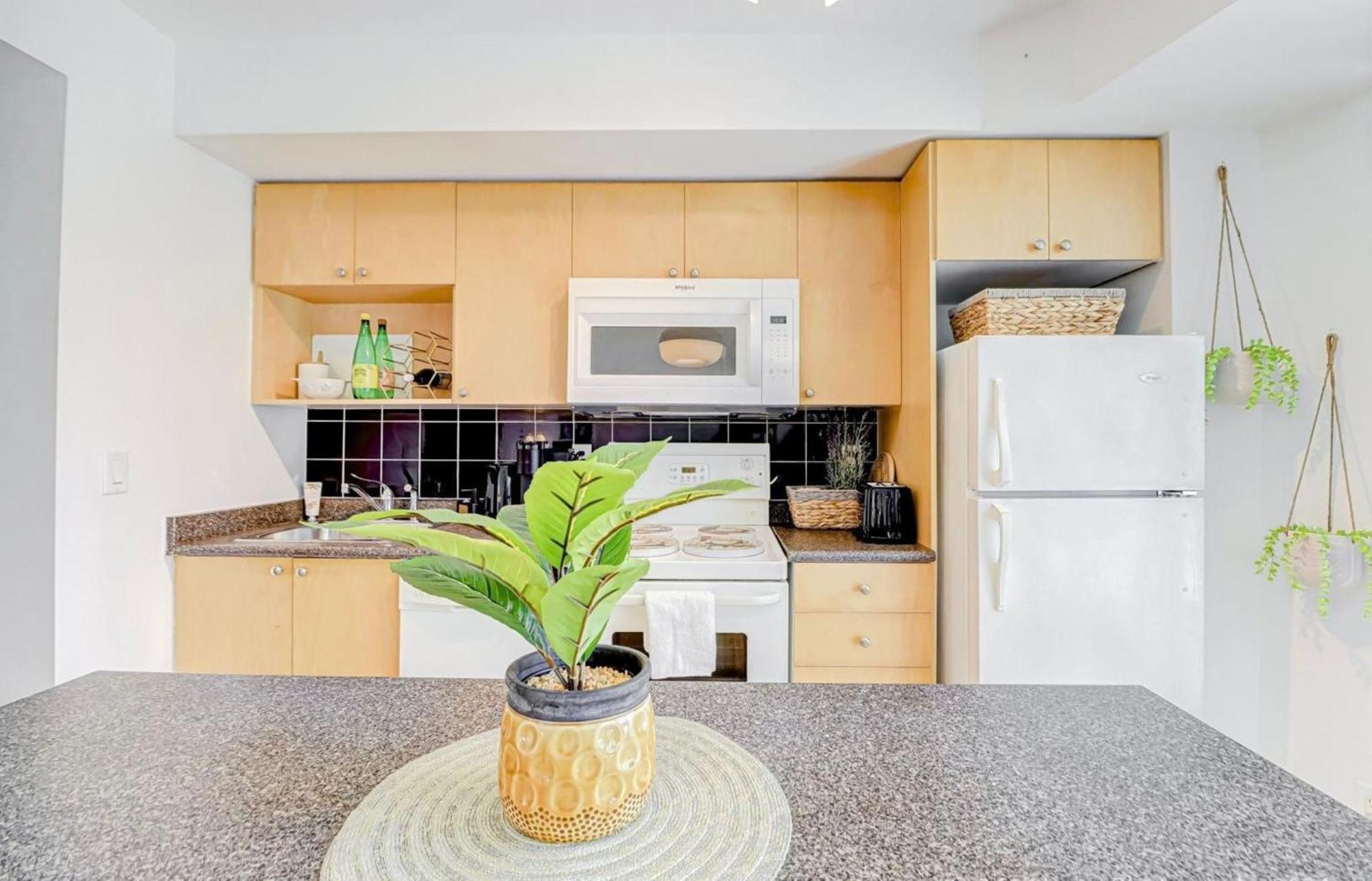 Globalstay Yonge St Condos Toronto Bagian luar foto