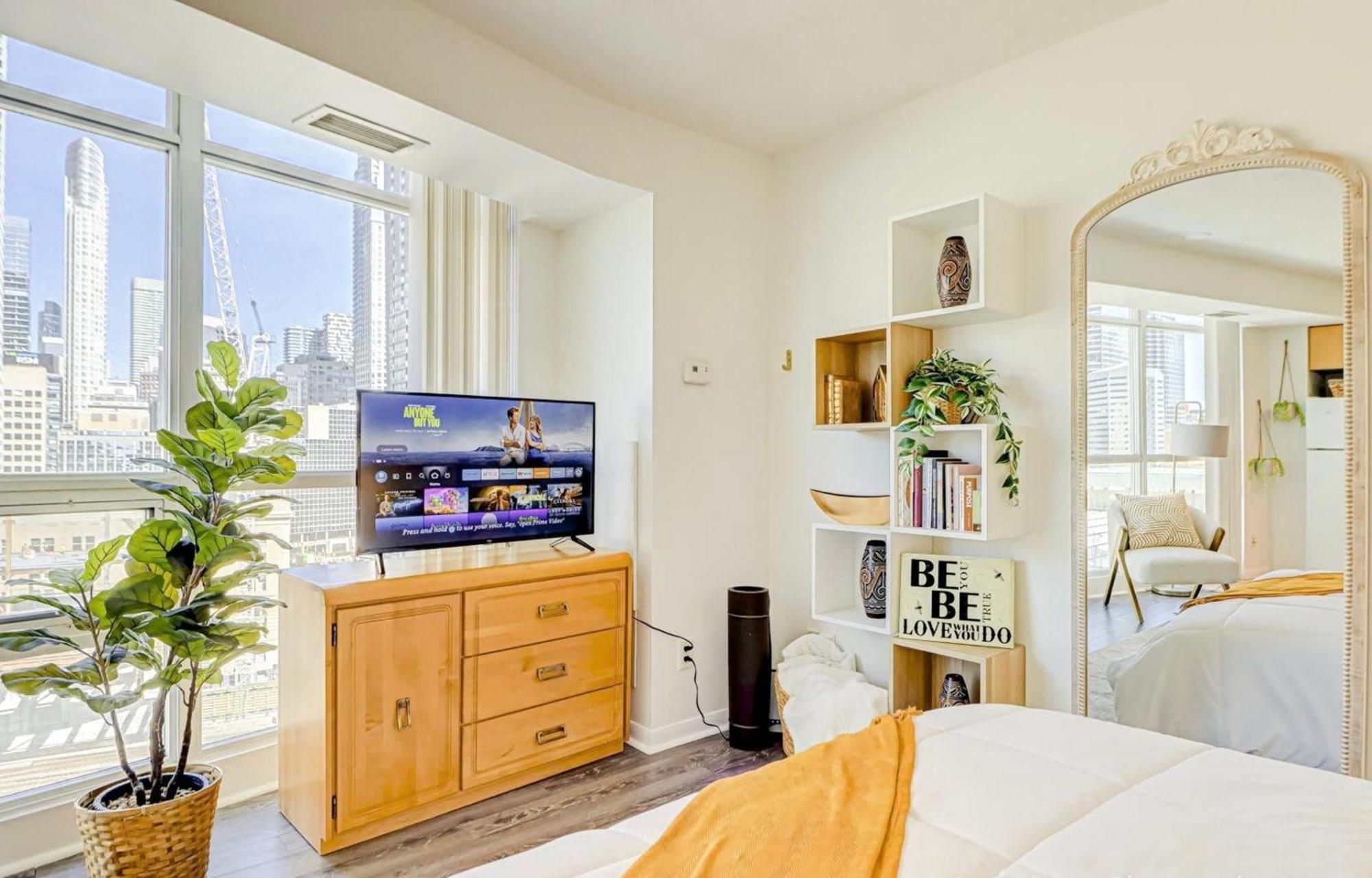 Globalstay Yonge St Condos Toronto Bagian luar foto