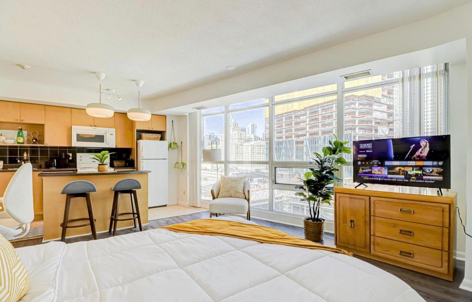 Globalstay Yonge St Condos Toronto Bagian luar foto