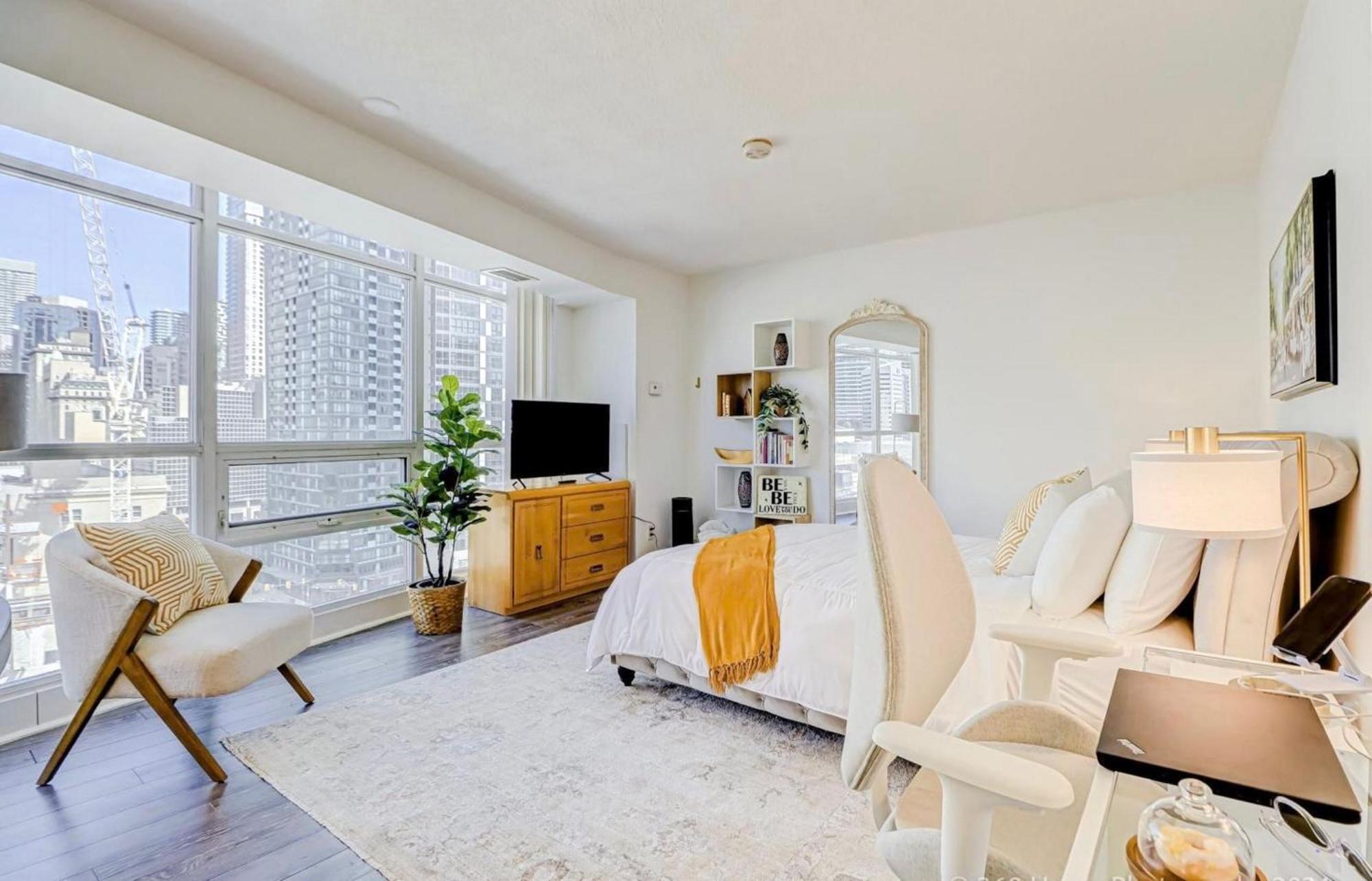 Globalstay Yonge St Condos Toronto Bagian luar foto