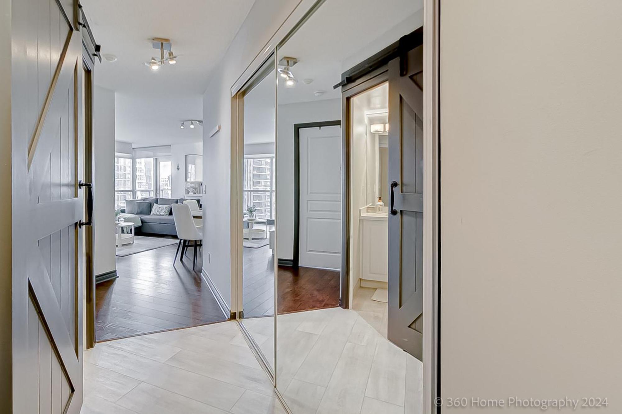 Globalstay Yonge St Condos Toronto Bagian luar foto