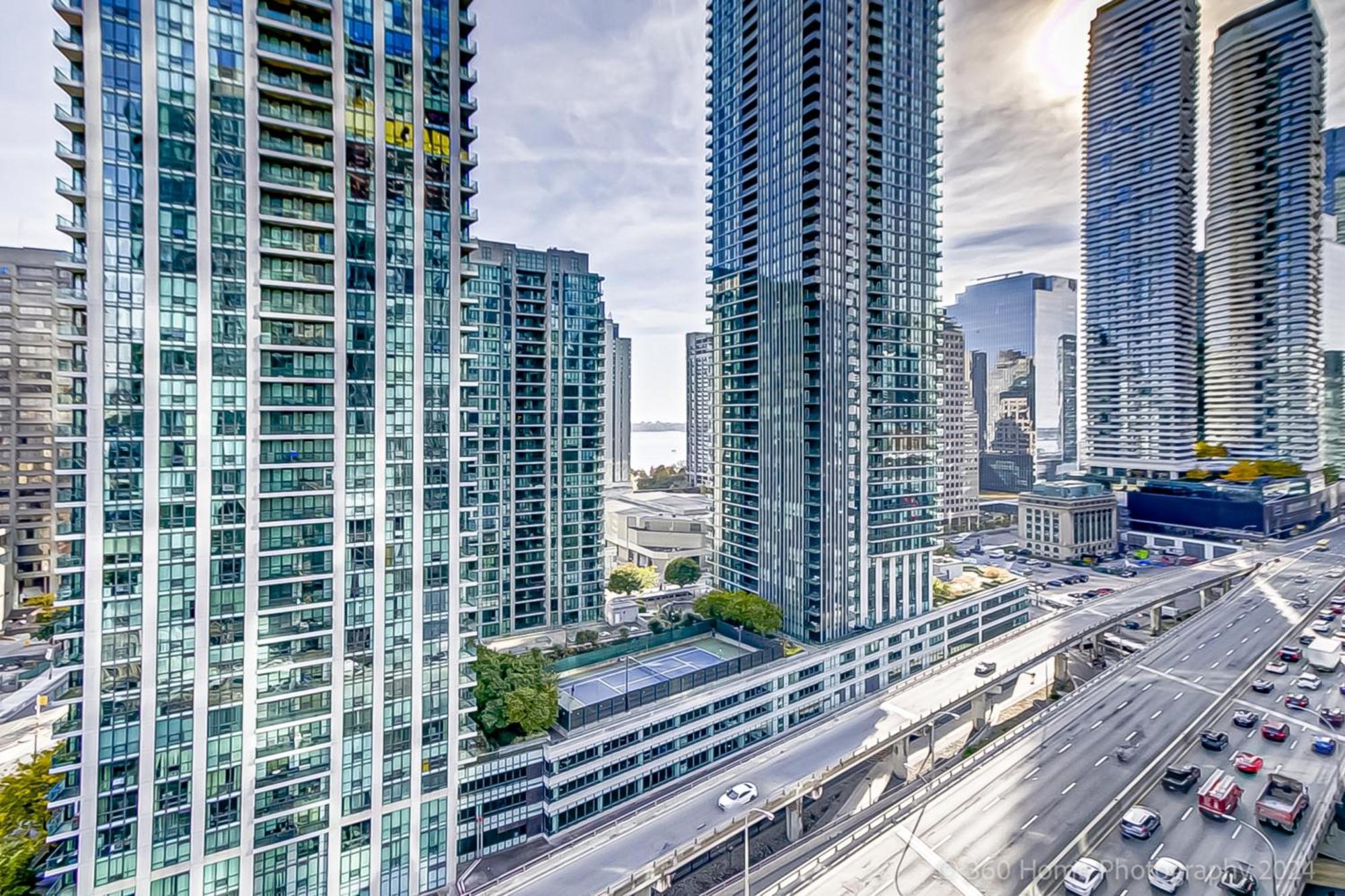 Globalstay Yonge St Condos Toronto Bagian luar foto